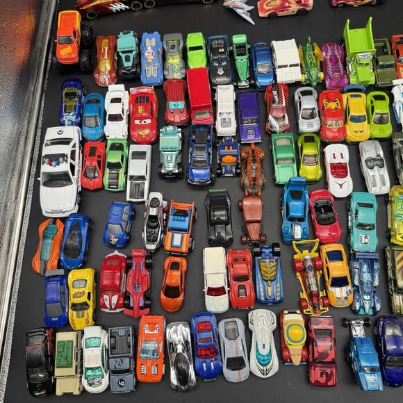 Huge Lot Of 123 Hot Wheels Matchbox & More Diecast Cars Redline 1960s - Modern - Picture 11 of 13